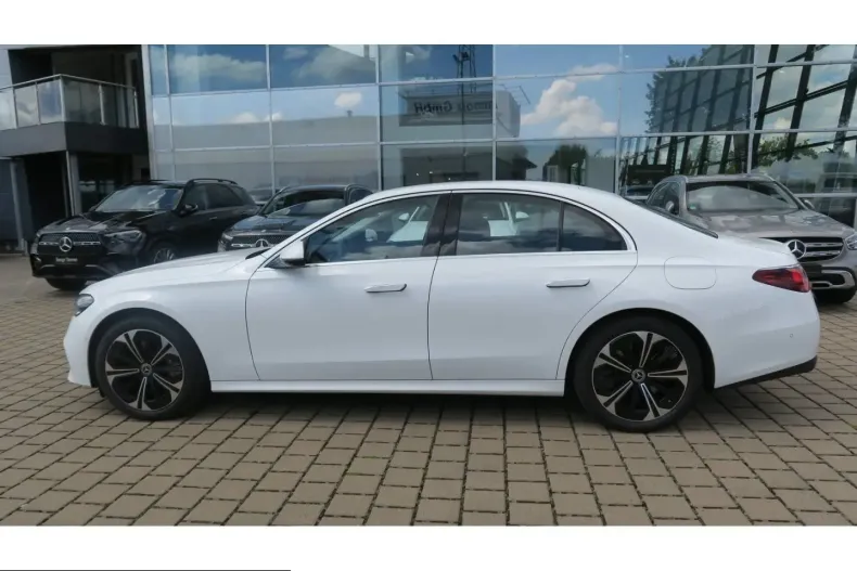 Mercedes-Benz E 300 (Clasa E) din 2025 cu 11.730 km - oferta MER229663 - foto 3