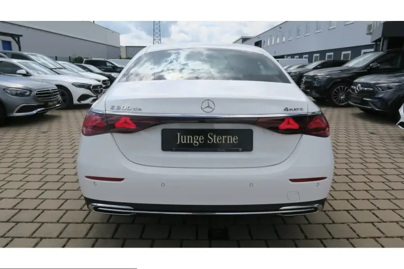 Mercedes-Benz E 300 (Clasa E) din 2025 cu 11.730 km - oferta MER229663 - foto 4