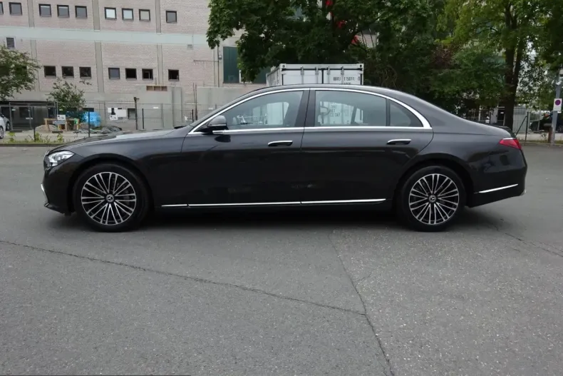 Mercedes-Benz S 580 (Clasa S) din 2023 cu 87.800 km - oferta MER229666 - foto 1