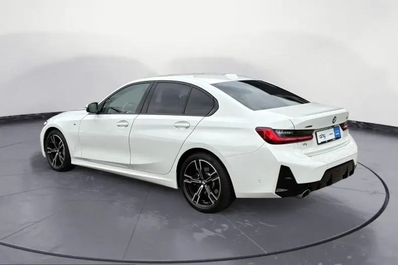 BMW 330 (Seria 3) din 2025 cu 11.490 km - oferta BMW229674 - foto 3