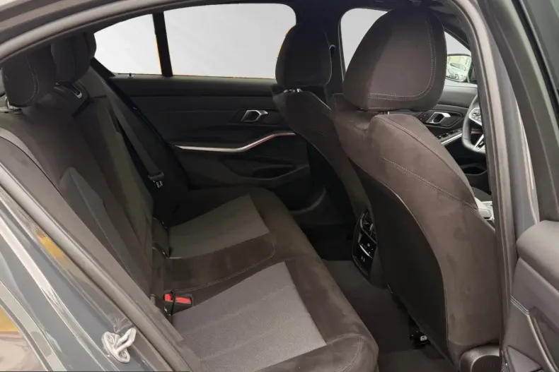 BMW 320 (Seria 3) din 2025 cu 25.400 km - oferta BMW229676 - foto 13