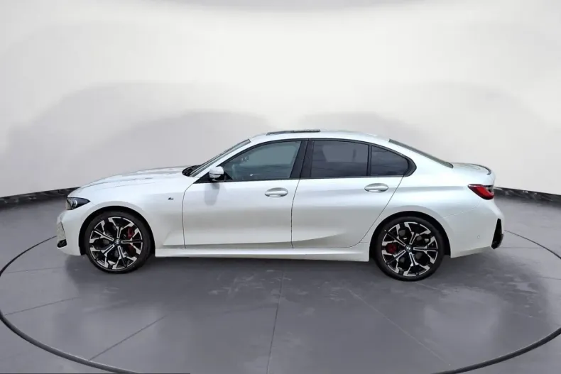 BMW 330 (Seria 3) din 2025 cu 18.122 km - oferta BMW229680 - foto 3