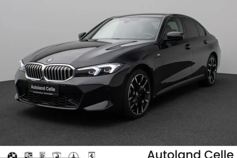 BMW 330 (Seria 3) din 2025 cu 18.910 km - oferta BMW229683 - foto 1