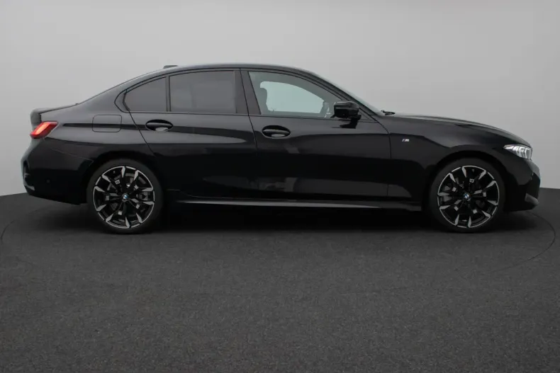 BMW 330 (Seria 3) din 2025 cu 18.910 km - oferta BMW229683 - foto 5