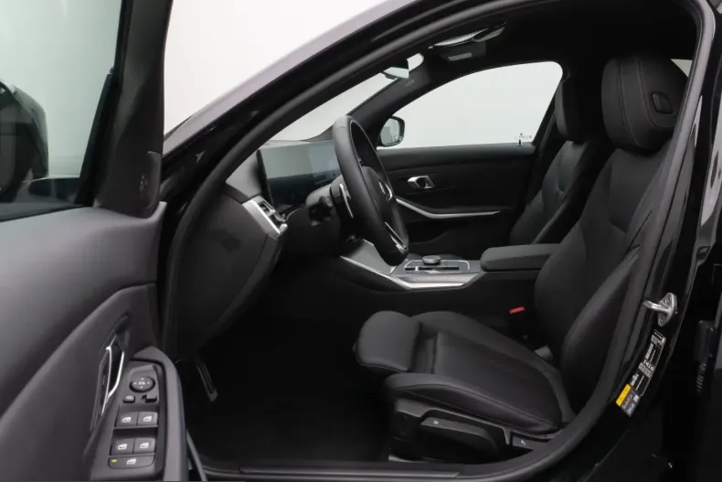 BMW 330 (Seria 3) din 2025 cu 18.910 km - oferta BMW229683 - foto 19