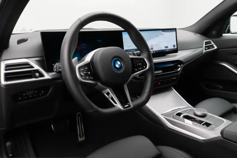 BMW 330 (Seria 3) din 2025 cu 18.910 km - oferta BMW229683 - foto 20