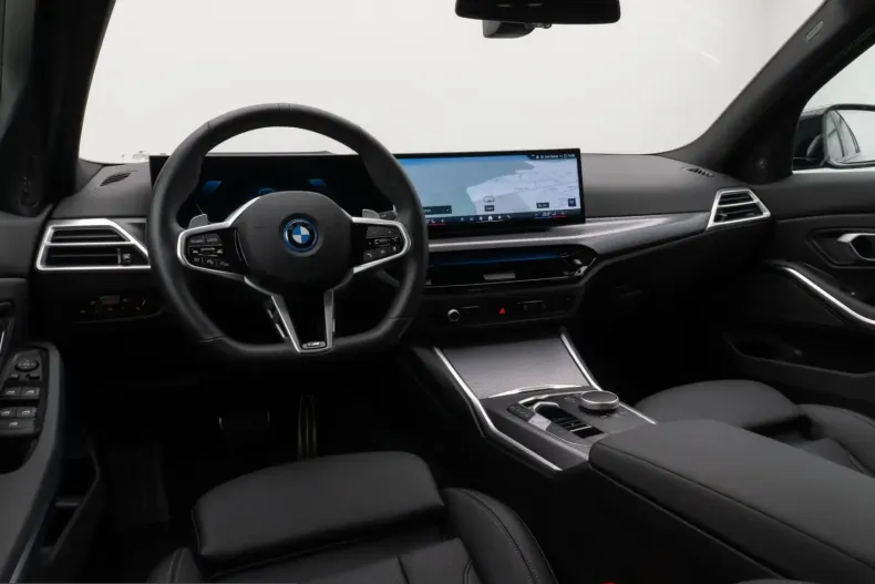 BMW 330 (Seria 3) din 2025 cu 18.910 km - oferta BMW229683 - foto 37