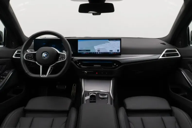 BMW 330 (Seria 3) din 2025 cu 18.910 km - oferta BMW229683 - foto 38
