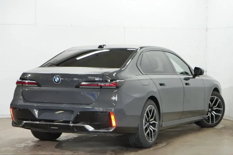 BMW 740 (Seria 7) din 2025 cu 10.200 km - oferta BMW229689 - foto 4