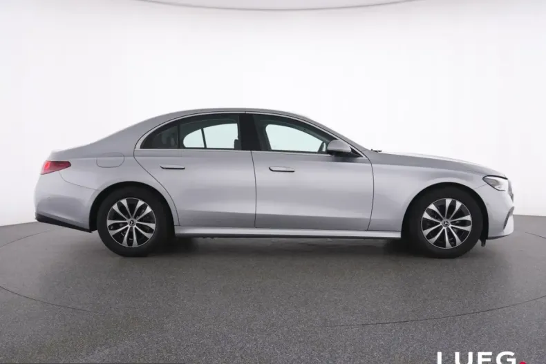 Mercedes-Benz E 220 (Clasa E) din 2025 cu 13.400 km - oferta MER229701 - foto 11