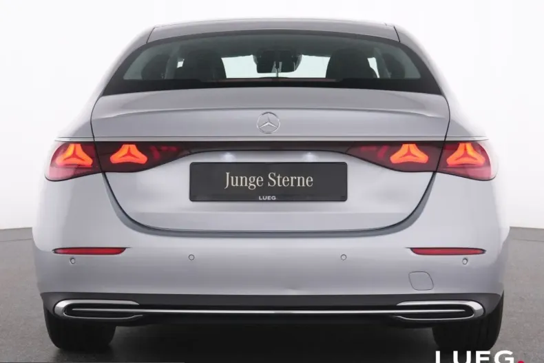 Mercedes-Benz E 220 (Clasa E) din 2025 cu 13.400 km - oferta MER229701 - foto 15