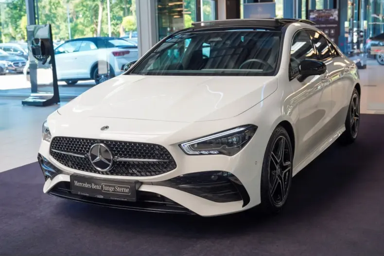 Mercedes-Benz CLA 220 (Clasa CLA) din 2025 cu 12.811 km - oferta MER229713 - foto 1