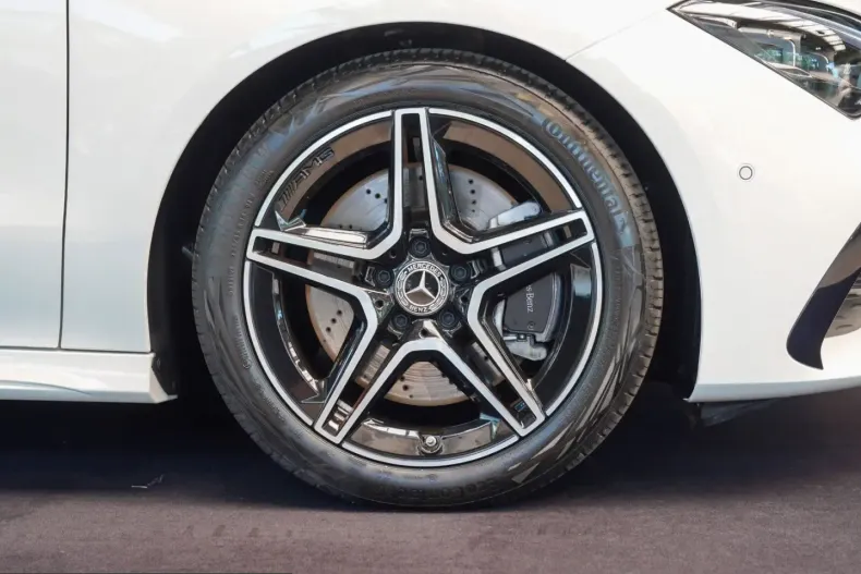 Mercedes-Benz CLA 220 (Clasa CLA) din 2025 cu 12.811 km - oferta MER229713 - foto 2