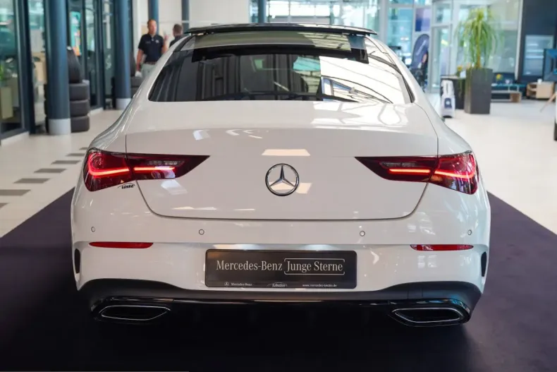 Mercedes-Benz CLA 220 (Clasa CLA) din 2025 cu 12.811 km - oferta MER229713 - foto 4
