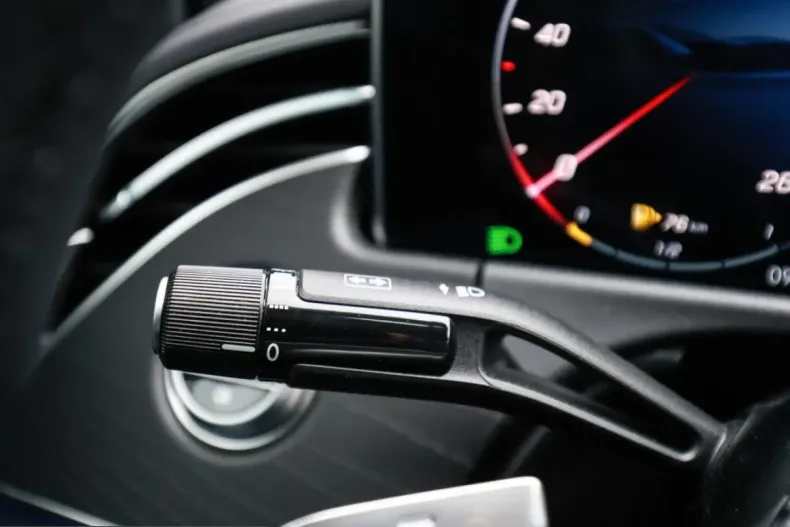 Mercedes-Benz E 300 (Clasa E) din 2025 cu 4.870 km - oferta MER229714 - foto 29