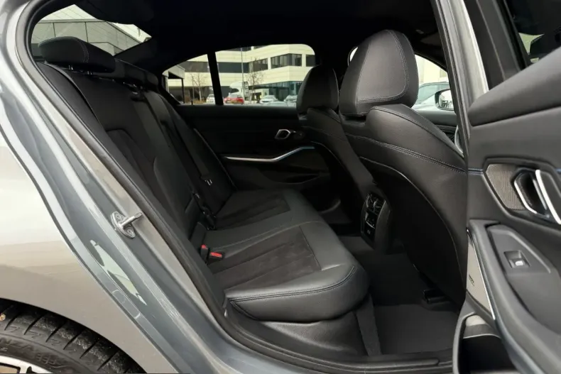 BMW 320 (Seria 3) din 2024 cu 44.900 km - oferta BMW229715 - foto 12