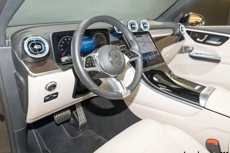 Mercedes-Benz GLC 300 (Clasa GLC) din 2024 cu 14.190 km - oferta MER229718 - foto 12