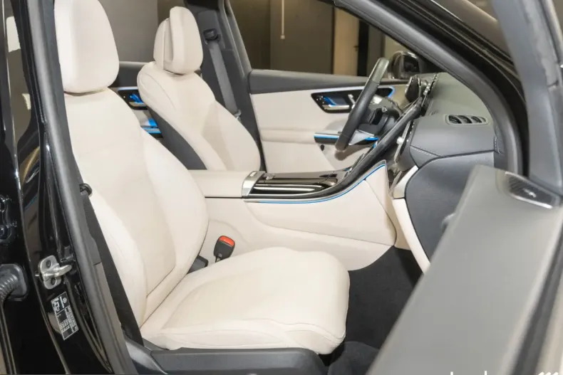 Mercedes-Benz GLC 300 (Clasa GLC) din 2024 cu 14.190 km - oferta MER229718 - foto 18