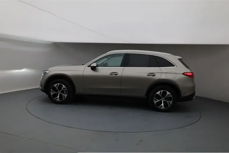 Mercedes-Benz GLC 400 (Clasa GLC) din 2023 cu 80.000 km - oferta MER229720 - foto 2