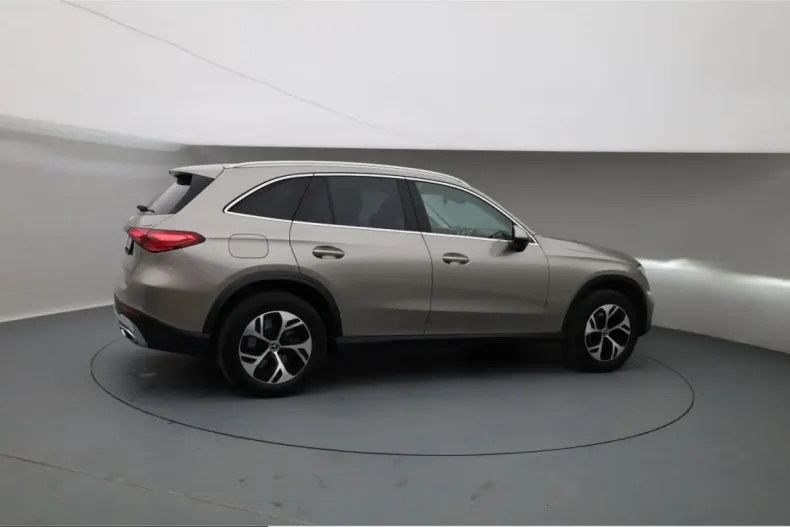 Mercedes-Benz GLC 400 (Clasa GLC) din 2023 cu 80.000 km - oferta MER229720 - foto 5