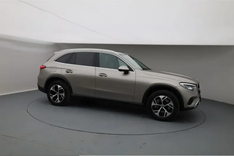 Mercedes-Benz GLC 400 (Clasa GLC) din 2023 cu 80.000 km - oferta MER229720 - foto 6