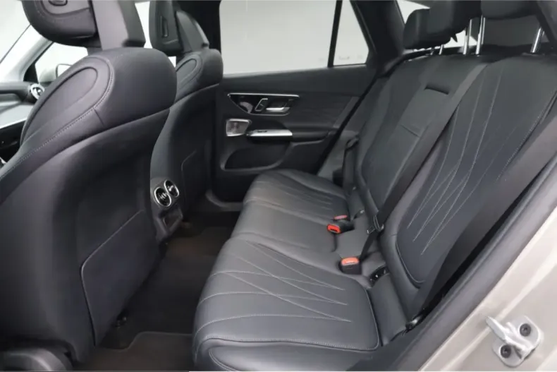 Mercedes-Benz GLC 400 (Clasa GLC) din 2023 cu 80.000 km - oferta MER229720 - foto 11