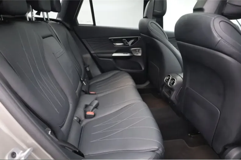 Mercedes-Benz GLC 400 (Clasa GLC) din 2023 cu 80.000 km - oferta MER229720 - foto 16