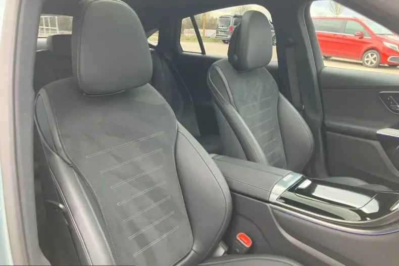 Mercedes-Benz GLC 300 (Clasa GLC) din 2025 cu 11.600 km - oferta MER229721 - foto 7