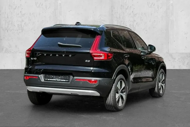 Volvo XC40 din 2023 cu 65.934 km - oferta VOL229726 - foto 2