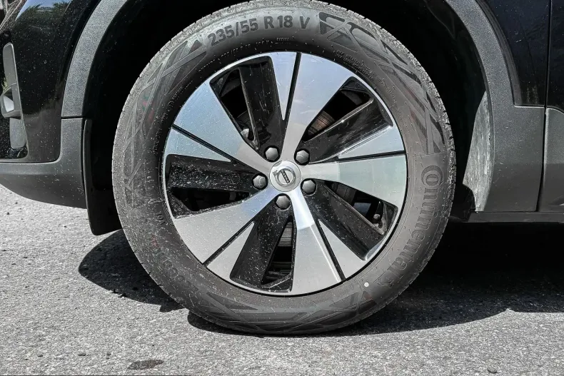 Volvo XC40 din 2023 cu 65.934 km - oferta VOL229726 - foto 4