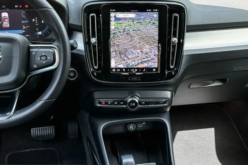 Volvo XC40 din 2023 cu 65.934 km - oferta VOL229726 - foto 8