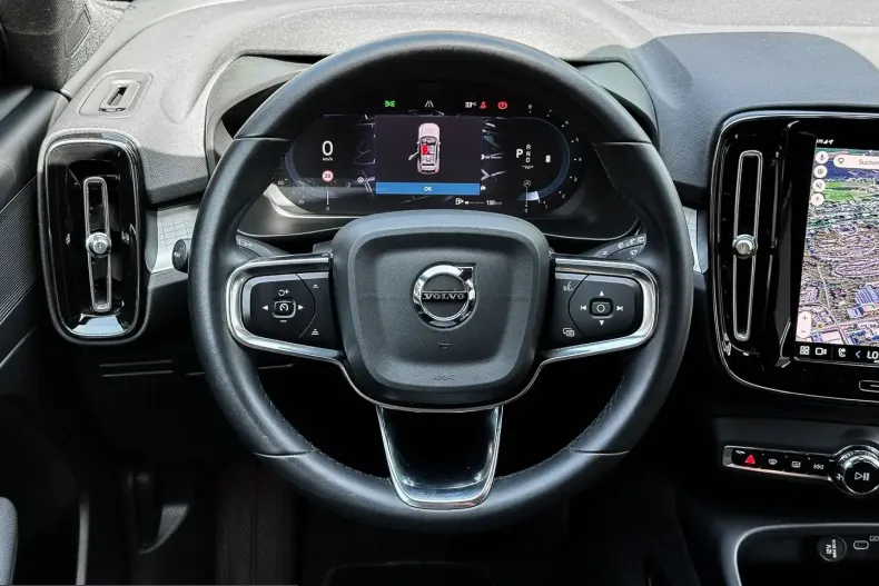 Volvo XC40 din 2023 cu 65.934 km - oferta VOL229726 - foto 11