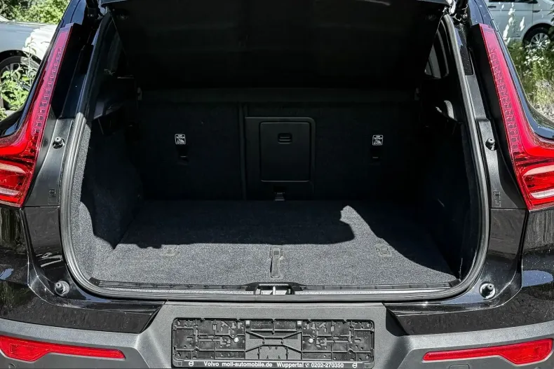 Volvo XC40 din 2023 cu 65.934 km - oferta VOL229726 - foto 16