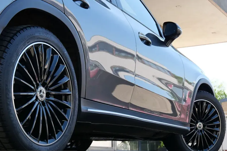 Mercedes-Benz GLC 300 (Clasa GLC) din 2023 cu 55.200 km - oferta MER229730 - foto 8