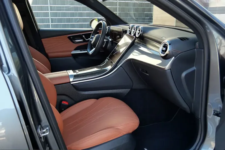 Mercedes-Benz GLC 300 (Clasa GLC) din 2023 cu 55.200 km - oferta MER229730 - foto 30