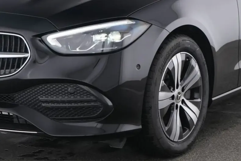 Mercedes-Benz C 220 (Clasa C) din 2025 cu 2.413 km - oferta MER229744 - foto 4
