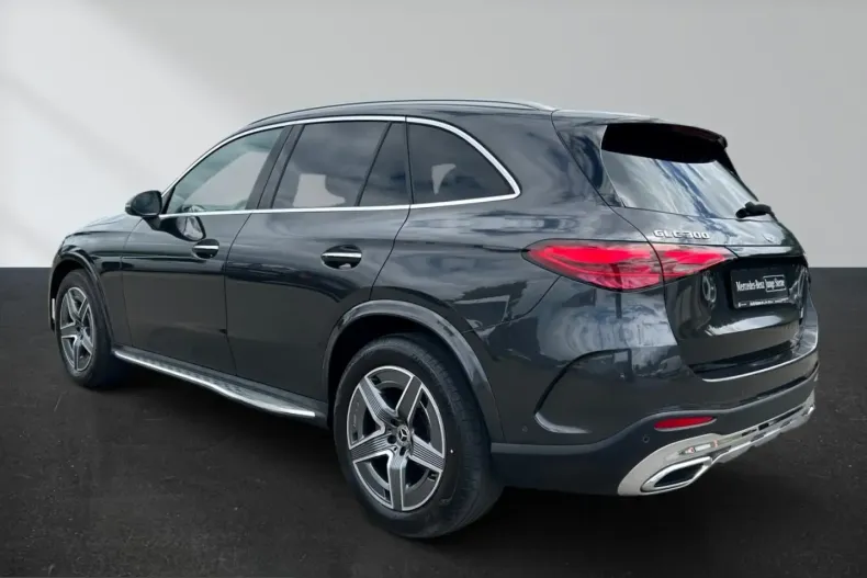 Mercedes-Benz GLC 300 (Clasa GLC) din 2022 cu 10.509 km - oferta MER229755 - foto 4