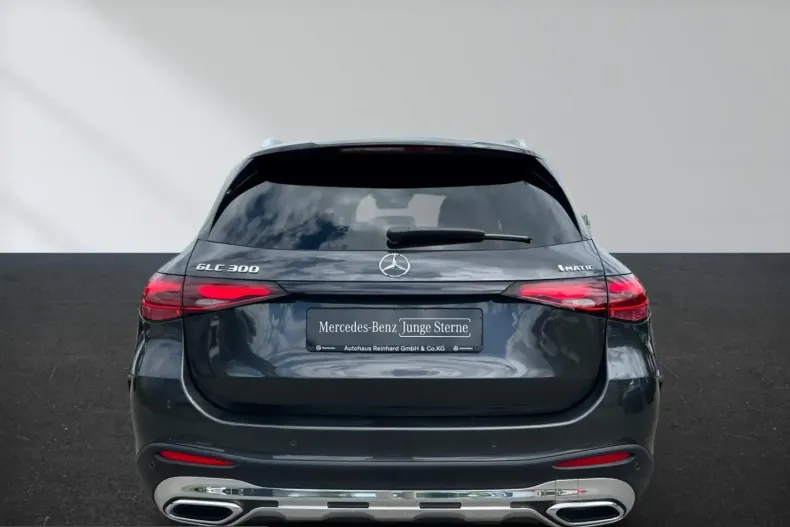 Mercedes-Benz GLC 300 (Clasa GLC) din 2022 cu 10.509 km - oferta MER229755 - foto 6