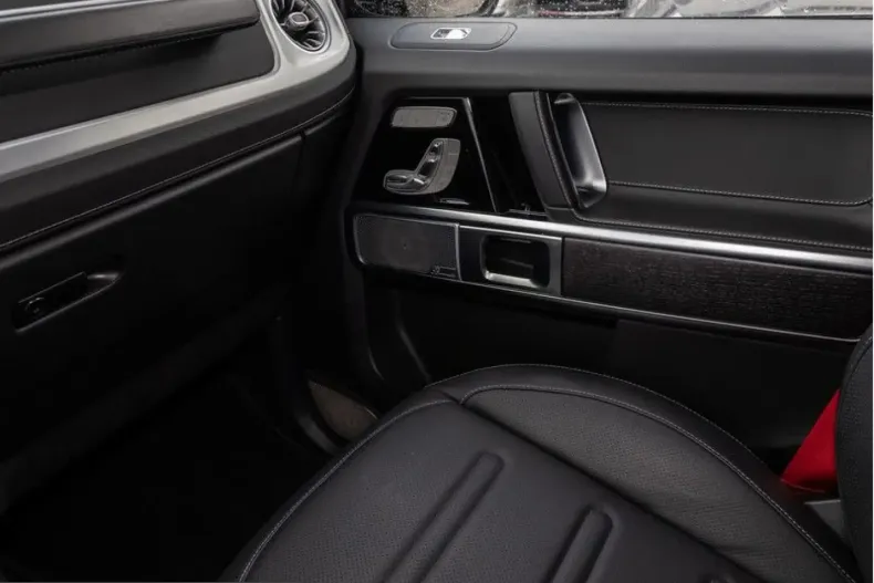Mercedes-Benz G 450 (Clasa G) din 2025 cu 19.795 km - oferta MER229759 - foto 17