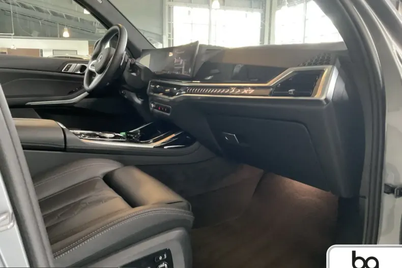 BMW X7 (Seria X) din 2025 cu 14.100 km - oferta BMW229775 - foto 6