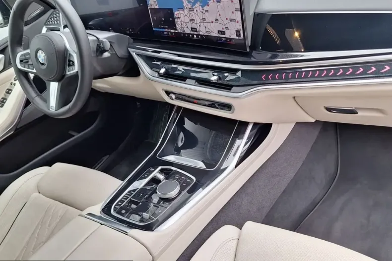 BMW X7 (Seria X) din 2025 cu 24.990 km - oferta BMW229777 - foto 10