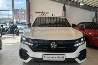 Volkswagen Touareg din 2022 cu 40.591 km - oferta VOL229781 - foto 2