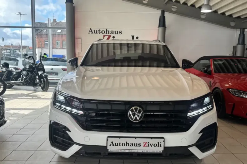 Volkswagen Touareg din 2022 cu 40.591 km - oferta VOL229781 - foto 2