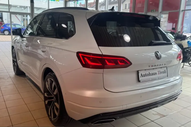 Volkswagen Touareg din 2022 cu 40.591 km - oferta VOL229781 - foto 9