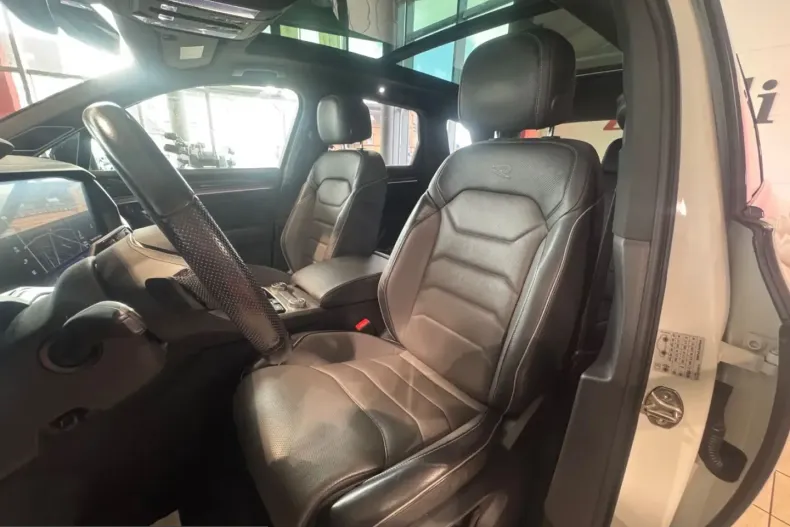 Volkswagen Touareg din 2022 cu 40.591 km - oferta VOL229781 - foto 10