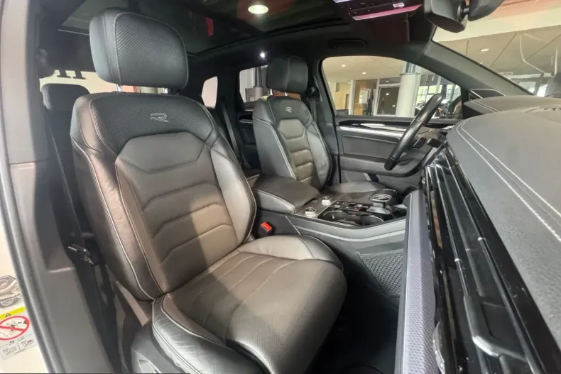 Volkswagen Touareg din 2022 cu 40.591 km - oferta VOL229781 - foto 13