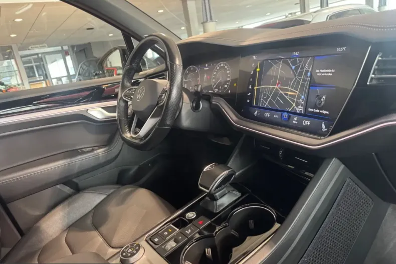 Volkswagen Touareg din 2022 cu 40.591 km - oferta VOL229781 - foto 15