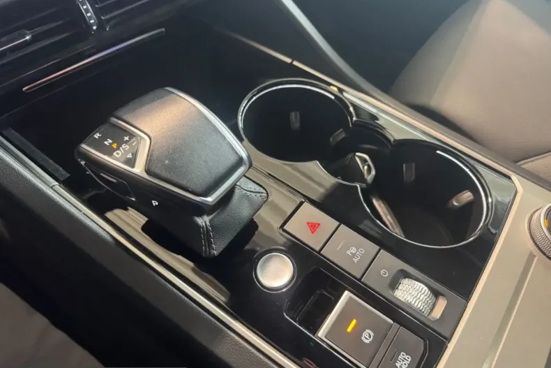 Volkswagen Touareg din 2022 cu 40.591 km - oferta VOL229781 - foto 16