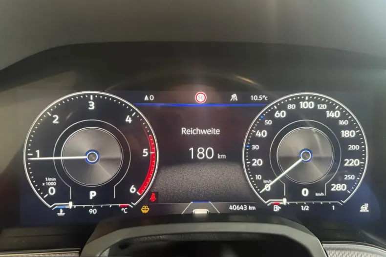 Volkswagen Touareg din 2022 cu 40.591 km - oferta VOL229781 - foto 18