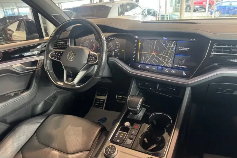Volkswagen Touareg din 2022 cu 40.591 km - oferta VOL229781 - foto 22